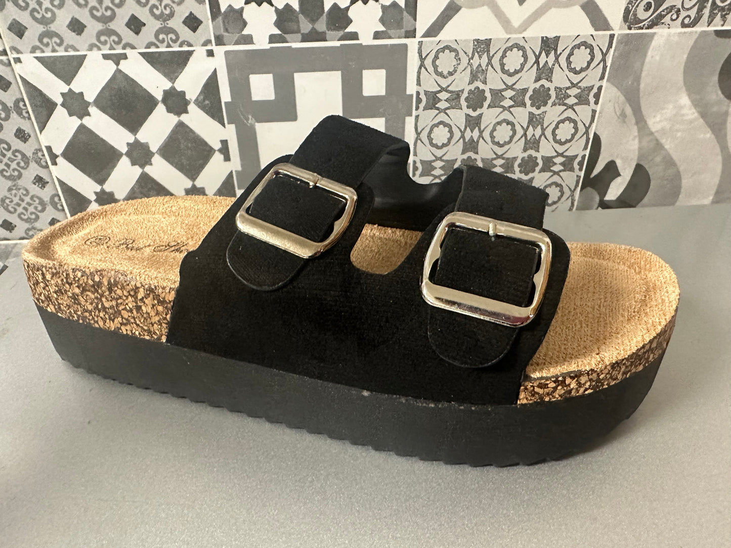 XG-3Q66-1 Sandalia negra