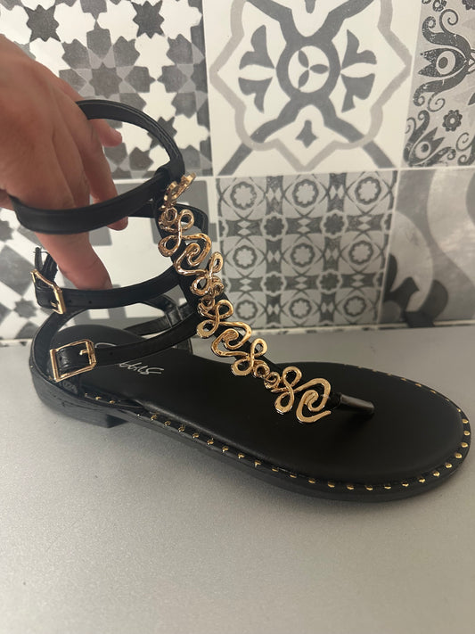 KK757 sandalia negra