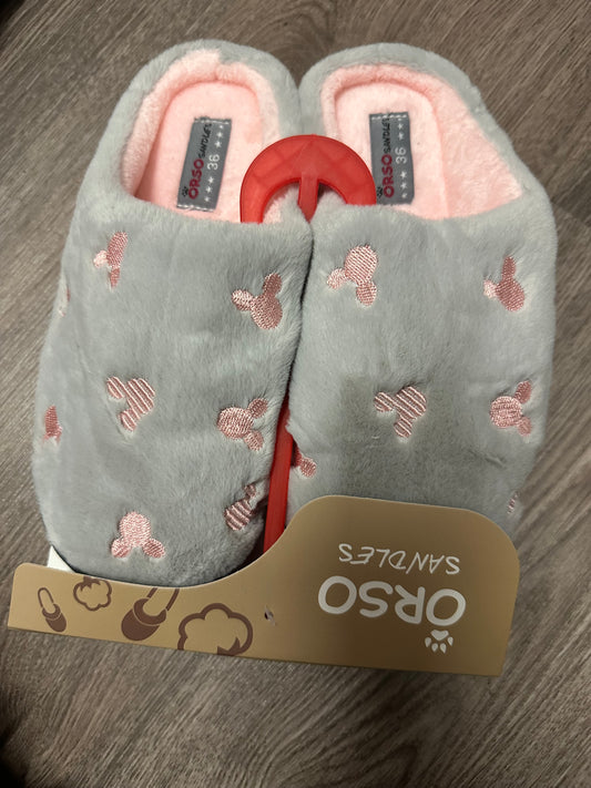 Zapatilla gris